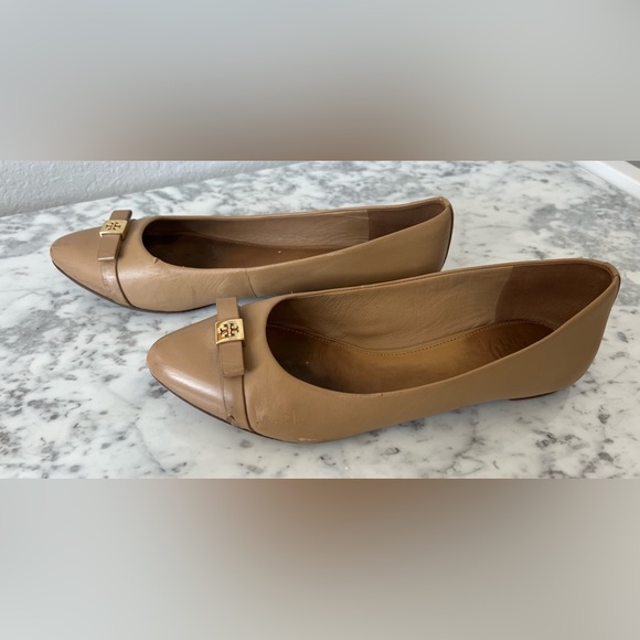 Tory Burch Hugo Pointed Toe Ballerina Flats in Tan, Size 7.5 - Picture 4 of 7